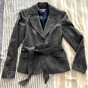 Sharp Ann Taylor belted suit jacket in grey, size 0.